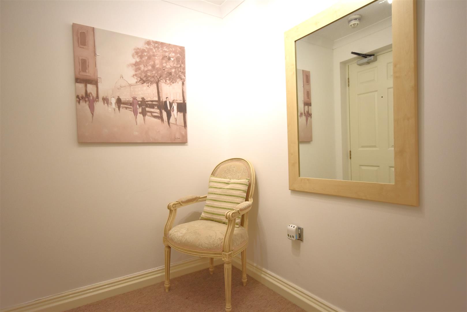 33, Alexandra Court, Penarth, Vale of Glamorgan, CF64 3LA